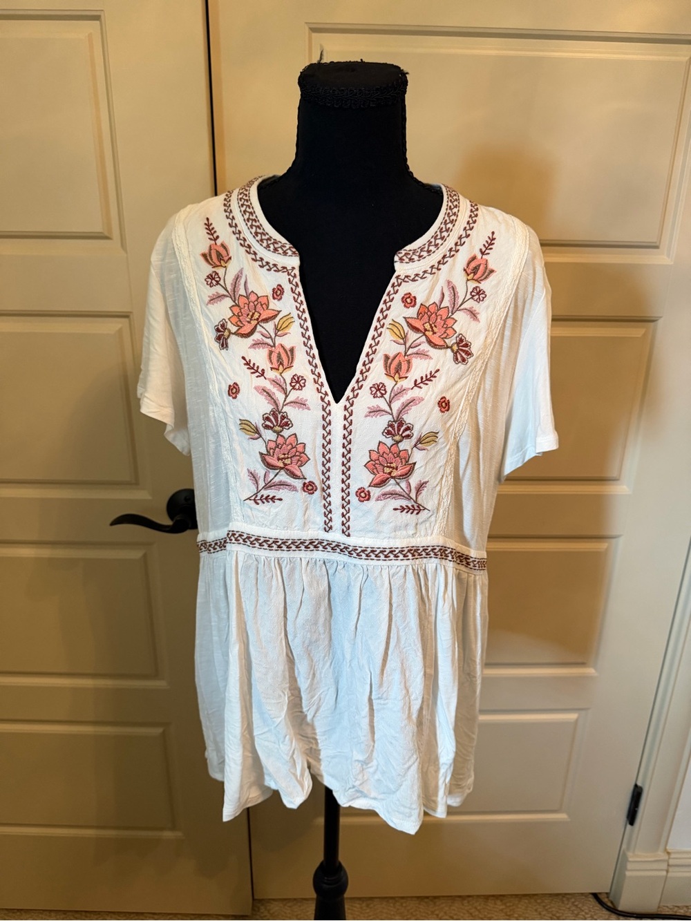 Nurture by Lamaze White V-Neck Tunic with Pink Floral Embroidery